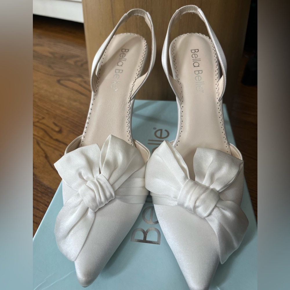 BRAND NEW NEVER WORN Bella Belle Reese Pointed Toe Heels Size 8.5